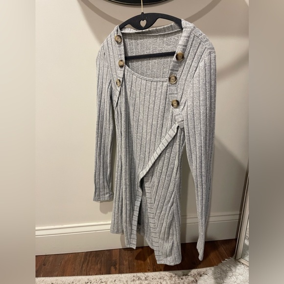 Sweater - Picture 2 of 4